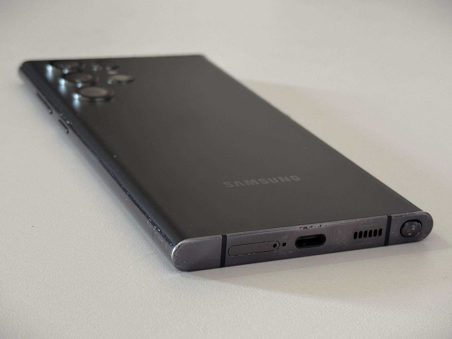 Бартер! Samsung Galaxy S22 Ultra Phantom Black (Черен)
