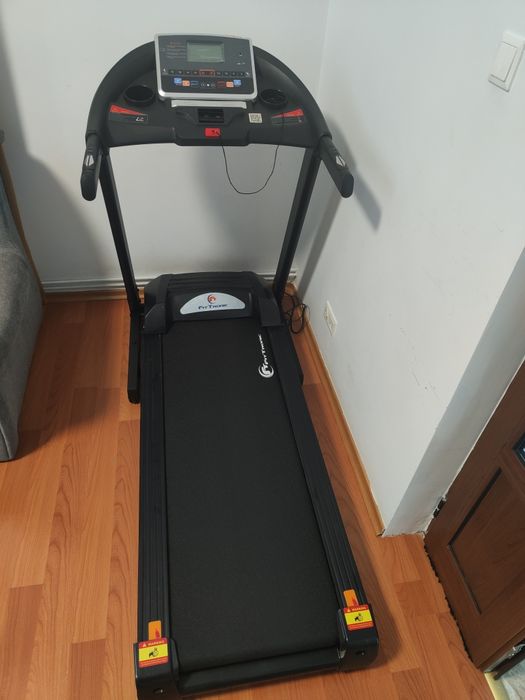 Bandă de alergat FitTronic D550