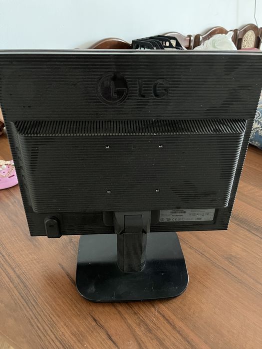Три монитора lg flatron