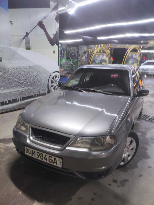 Машина нехиа-2 Донс матор 1.6 мокриц асфалт