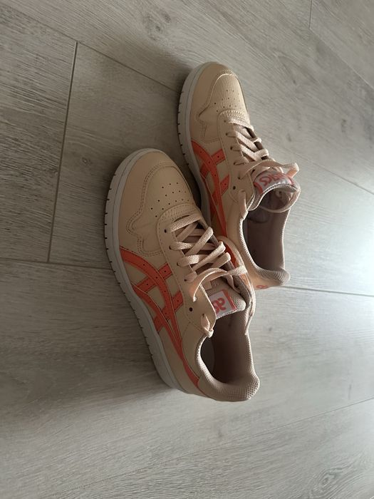 Дамски кецове Асикс