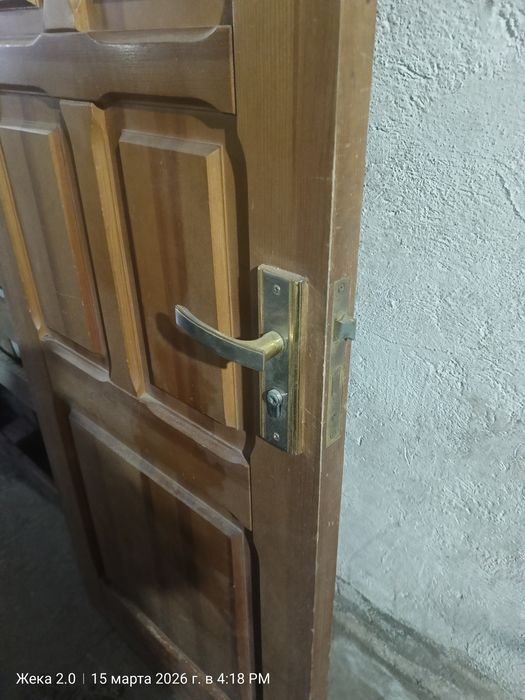 Деревянные двери