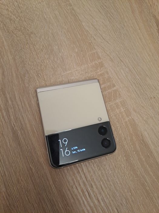 Samsung Galaxy Z Flip3 5G