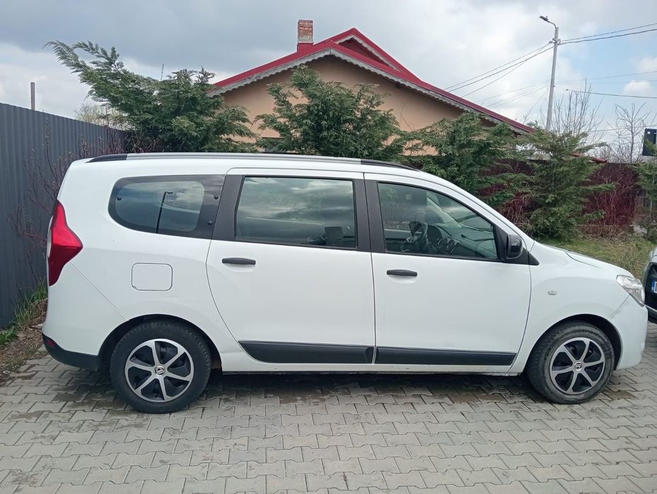 Vând Dacia logy 7 locuri !