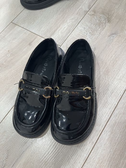 Продам туфли для девочек