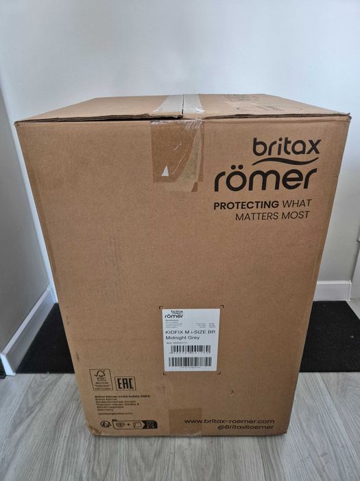 Ново детско столче Britax Römer Kidfix M i-Size BR (3.5 - 12год) с ISOFIX в сив цвят (Midnight Grey)