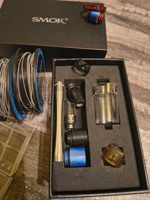 Set organizatoare cu accesorii diverse