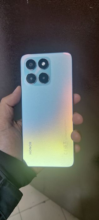 Продам телефон Xonor.