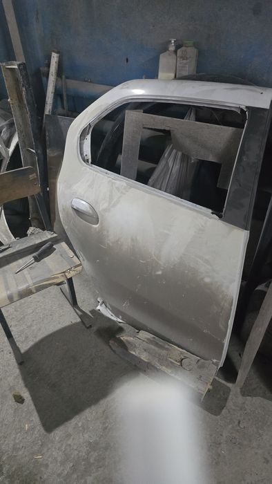 Дверь и крыло Renault Logan 2