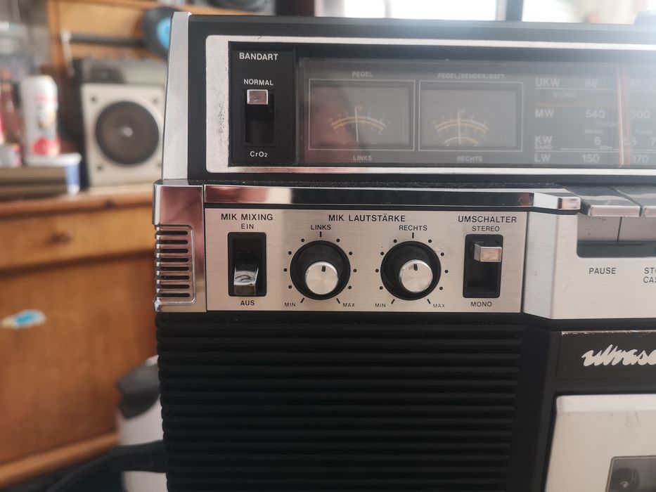 Продавам немски радиокасетофон