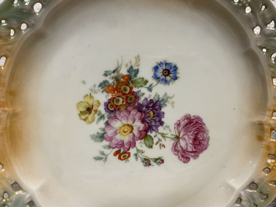 Немски порцеланови пана за стена с маркировка порцеланова чиния