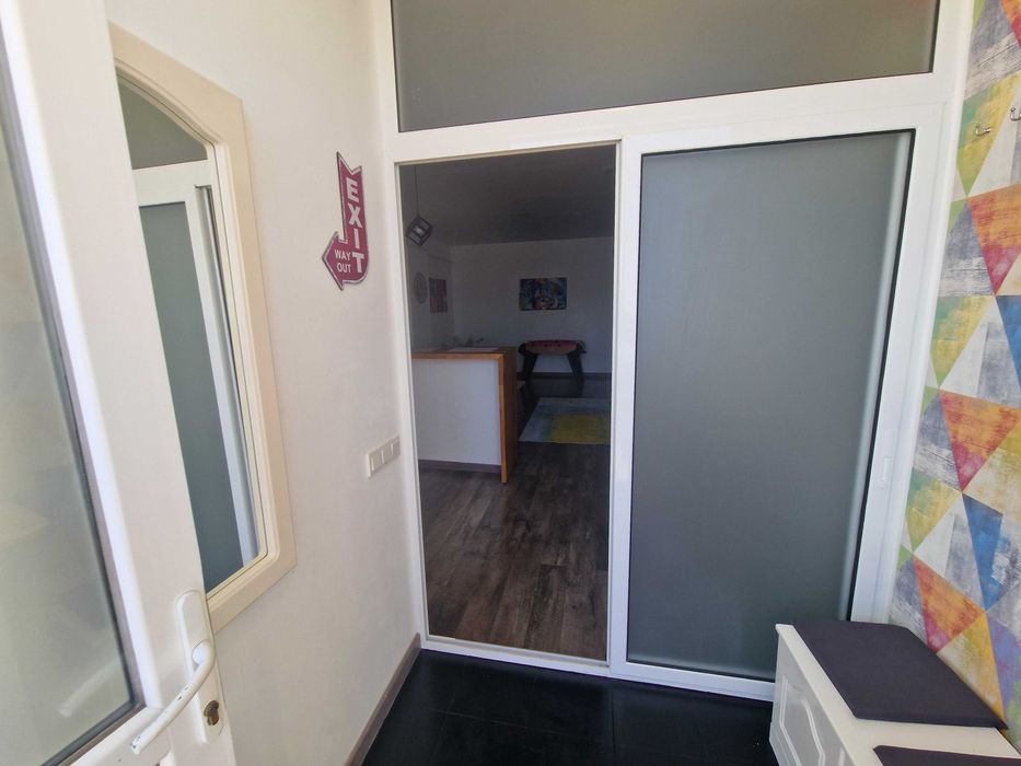 Inchiriez apartament 70 m2 open space , zona Barierei