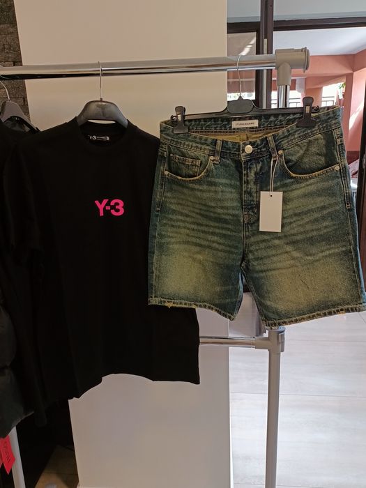 Compleu barbati tricou și pantalon de blugi