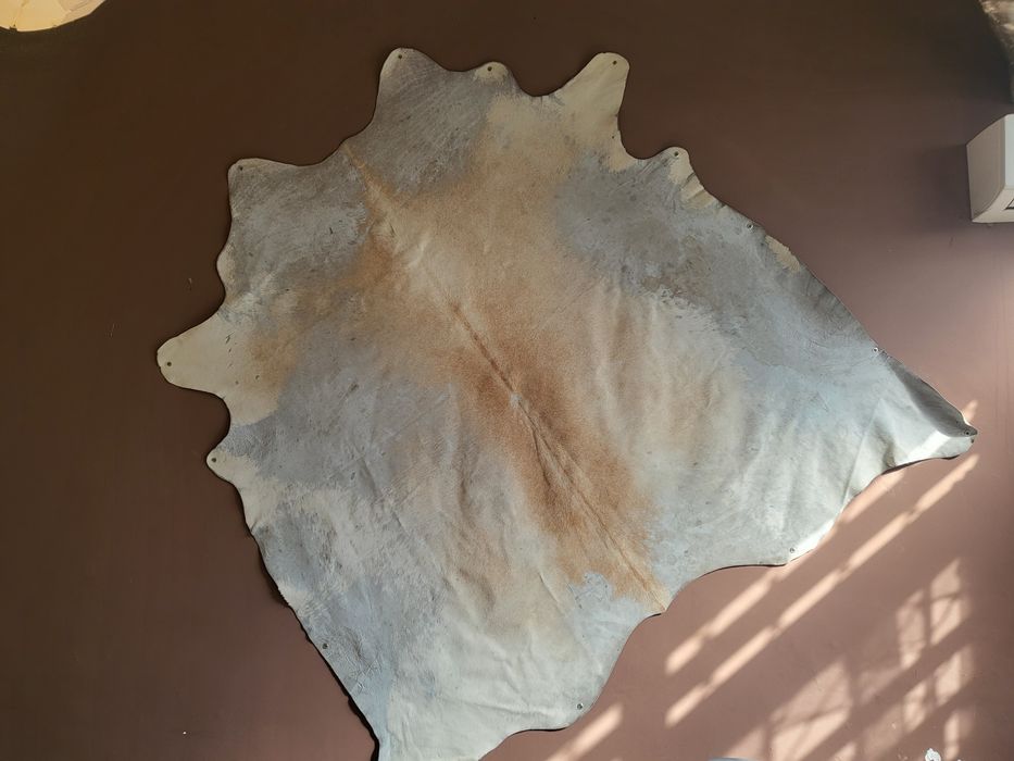 Продавам кожа килим