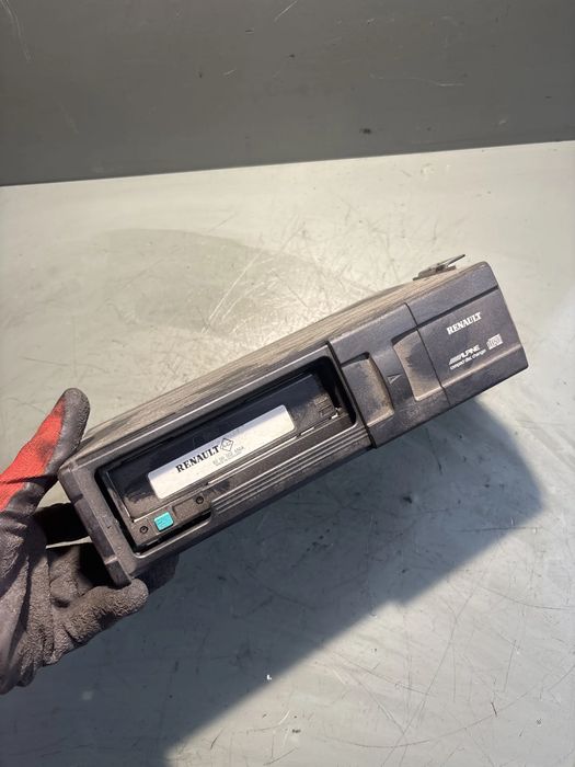 Magazie CD 8200033794A Renault Laguna 2001 1.9 DCi MT (107 hp)