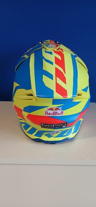 Каска много запазена is размер