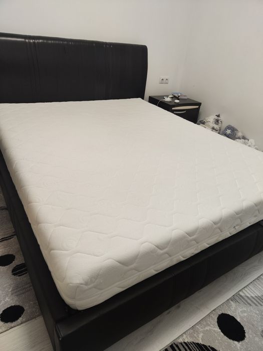 Saltea cu memorie de 5cm stare perfecta