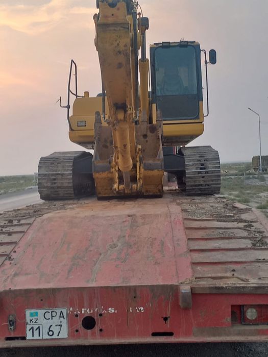 Экскаватор Komatsu