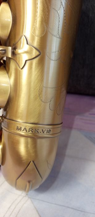 Продавам алт саксофон Зелмер Марк 6 чисто нов,почваш и свириш.