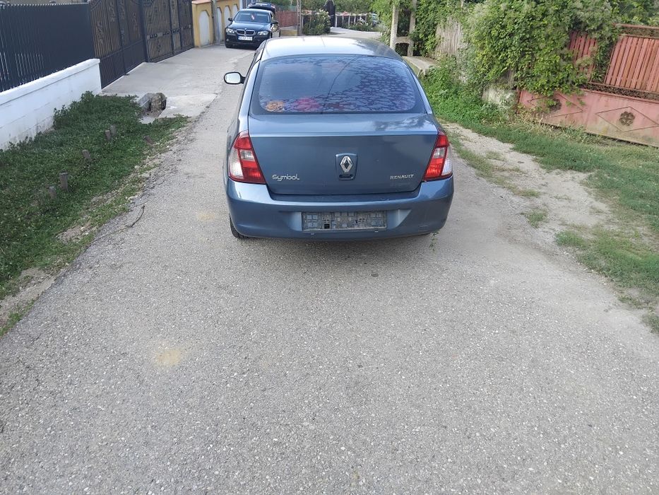 Vând sau dezmembrez renaul clio