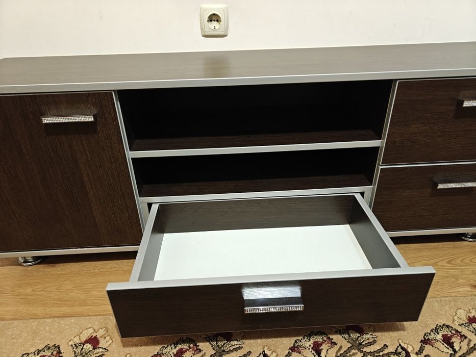 Продаю ТВ тумбу, тумба под телевизор