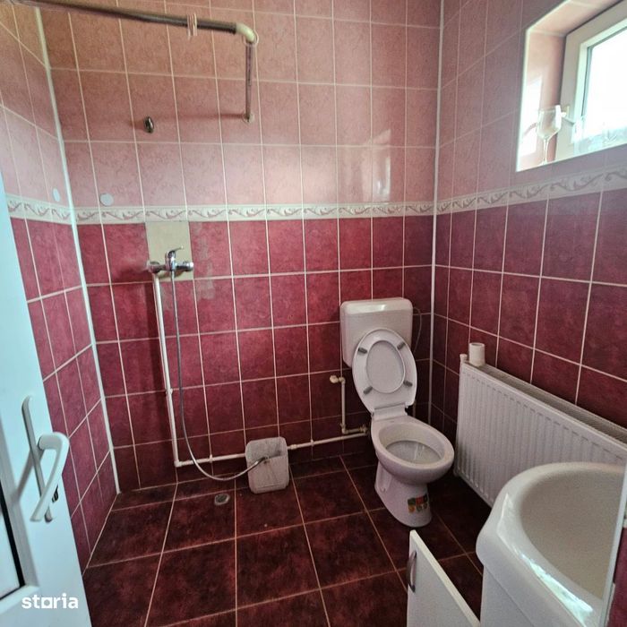 Casa de inchiriat zona zona Topolita la doar 3,5 km de Tg Neamt