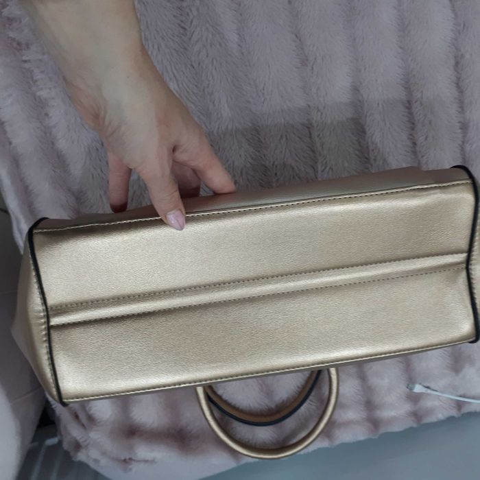 Чанта в цвят розово злато