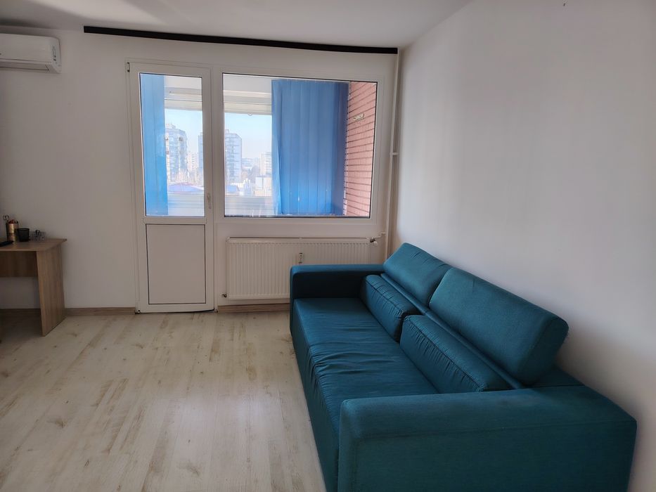 Vând apartament 3 camere Titan