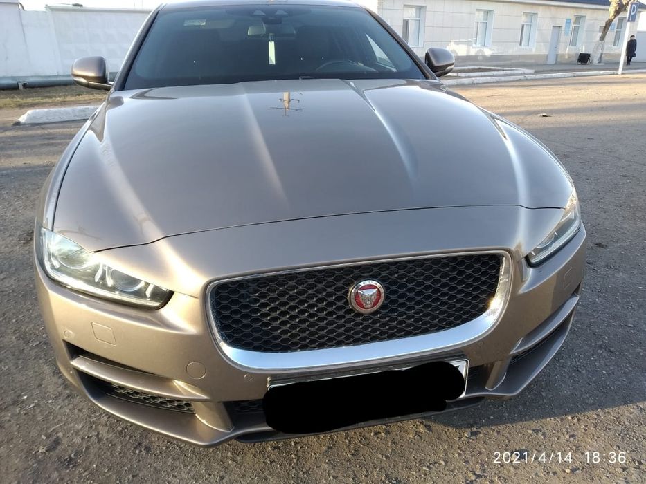 Jaguar XE 2015 года