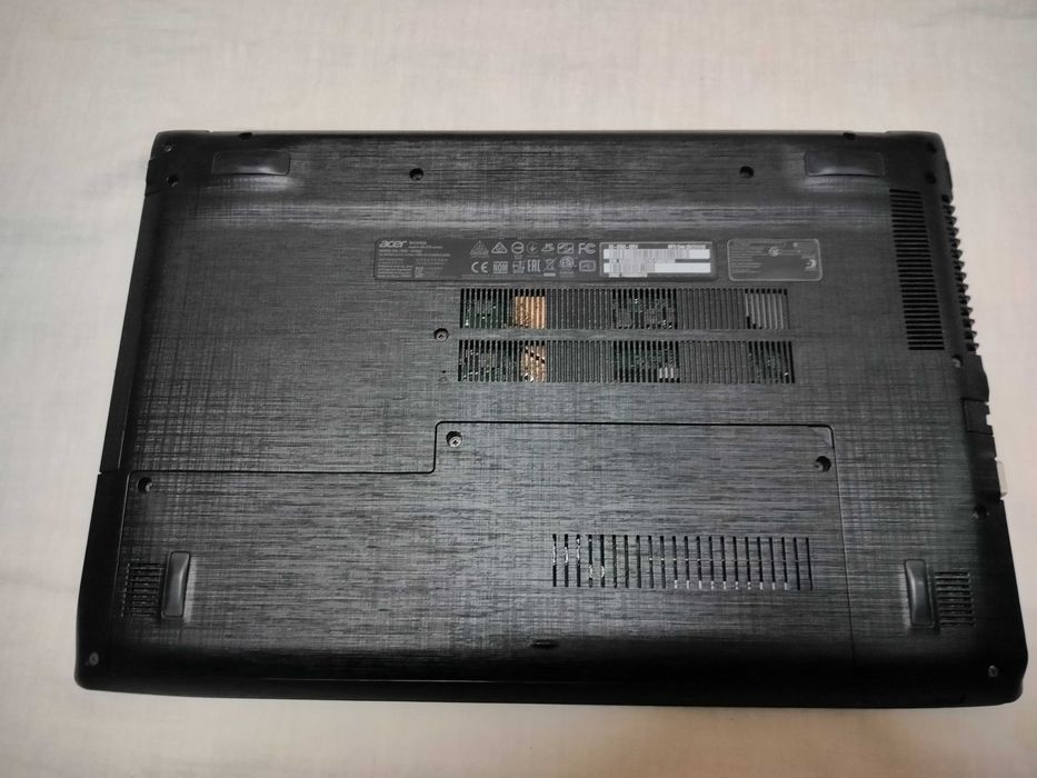 Ноутбук Acer Aspire E5-576G-55Y4