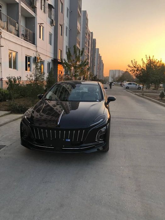 Продам автомобиль хонжи 1 хозяин...