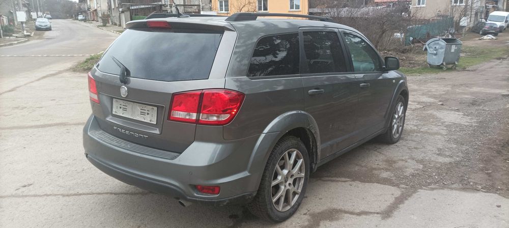 Fiat Freemont на части