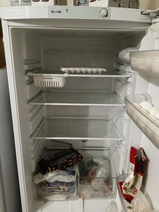 Холодильник indesit продам