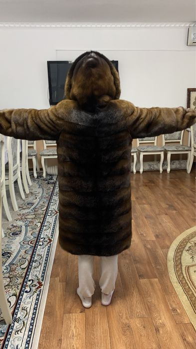 Норковая шуба в коричневом цвете