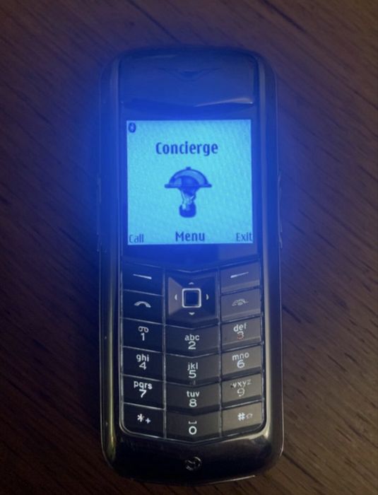 Отличен Vertu Constellation.