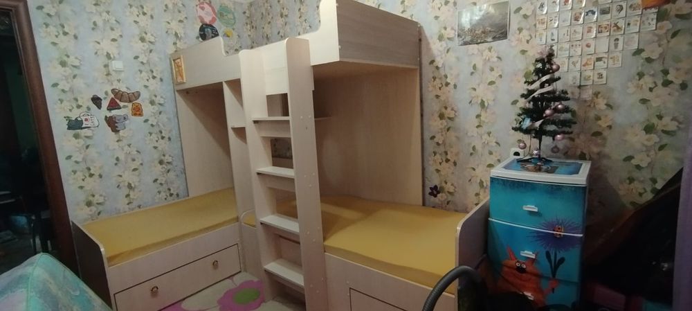 Кровать на три человека