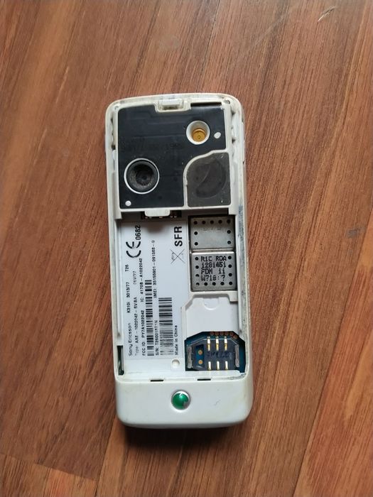 Vând telefon mobil Sony Ericsson K310i pentru piese de schimb