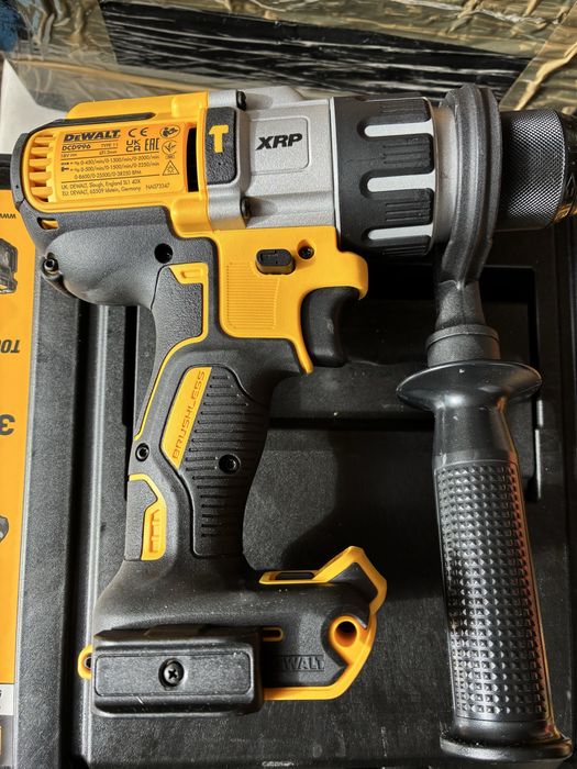 Нов винтоверт Dewalt DCD996