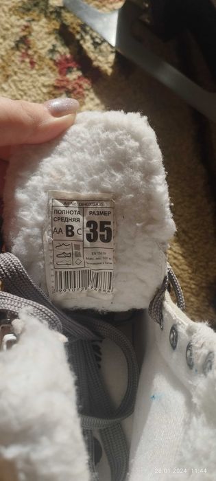 Продам коньки 35рр