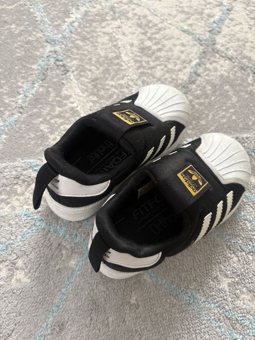 Кроссовки Adidas оригинал 23.5р