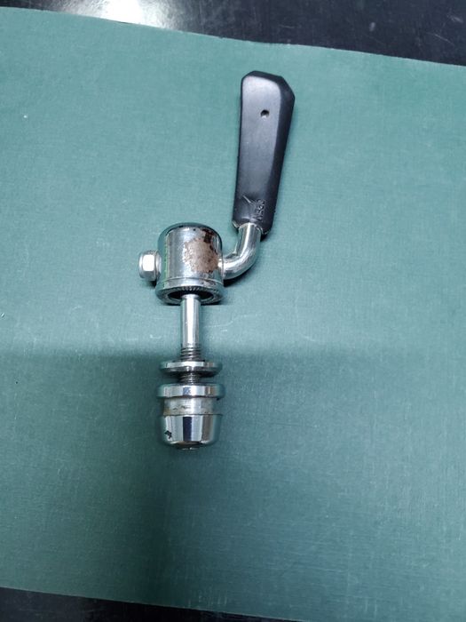 Зажым подсидеьного штирья для велосипеда