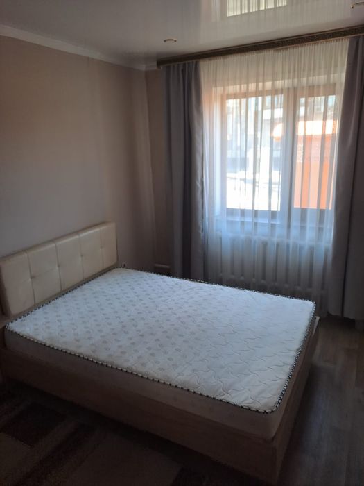 Продается двуспальная кровать.