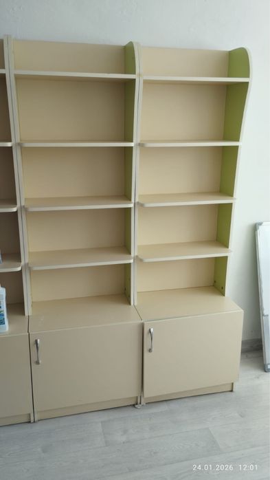 Продам витринные стелажи