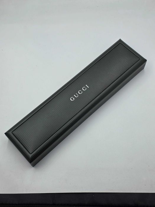 Ceas Gucci cu curea de piele neagra