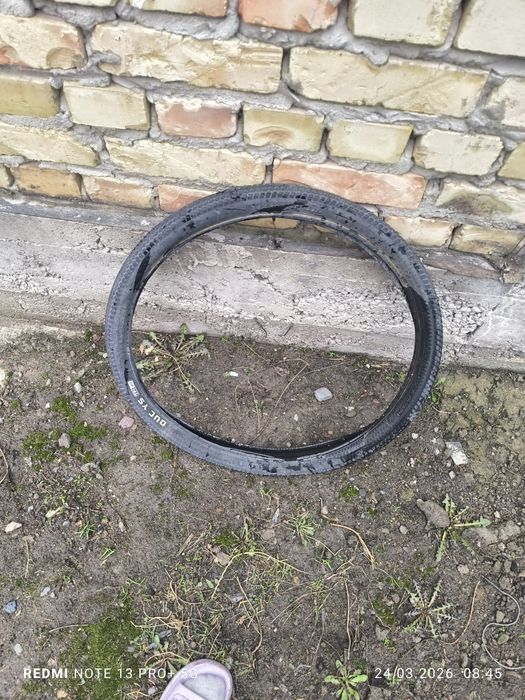 Шина от велосипеда и диск раздельно