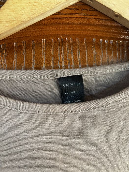 Бежова кроп топ