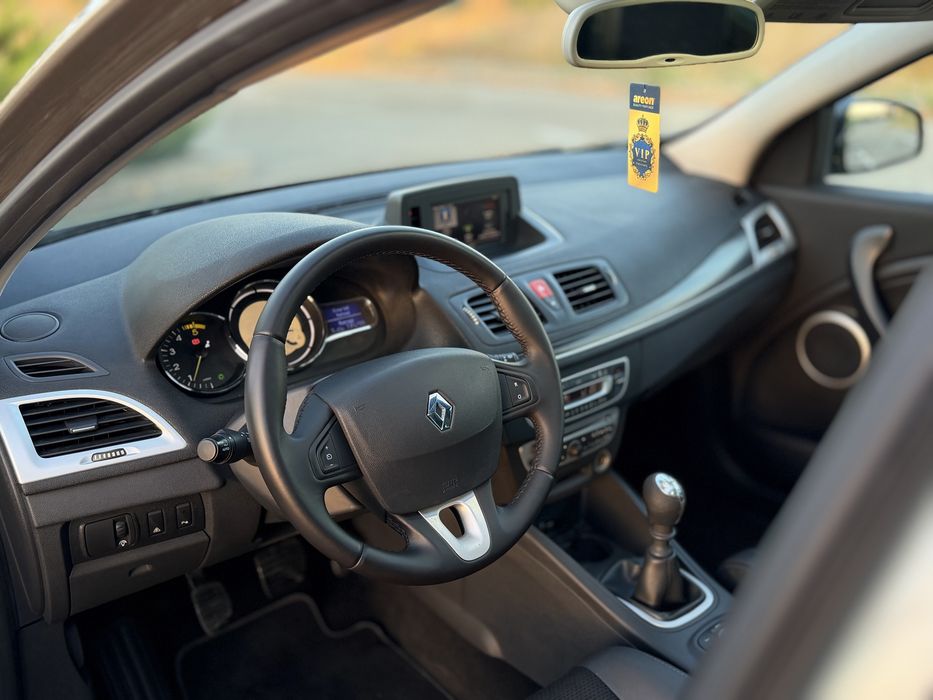 Renault Megane 3 1.5 dCi 110 CP | Panoramic | Navi | Keyless