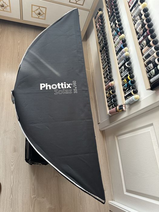 Modificatori lumina foto: Strip softbox, octobox, beautydish