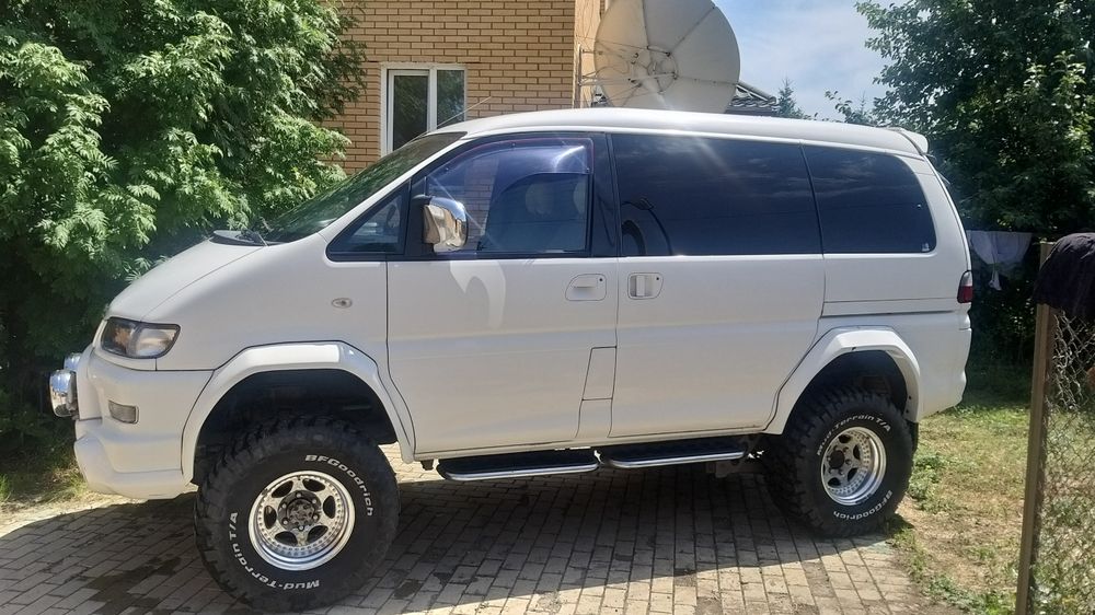 Продам автомобиль Митсубиси Делика