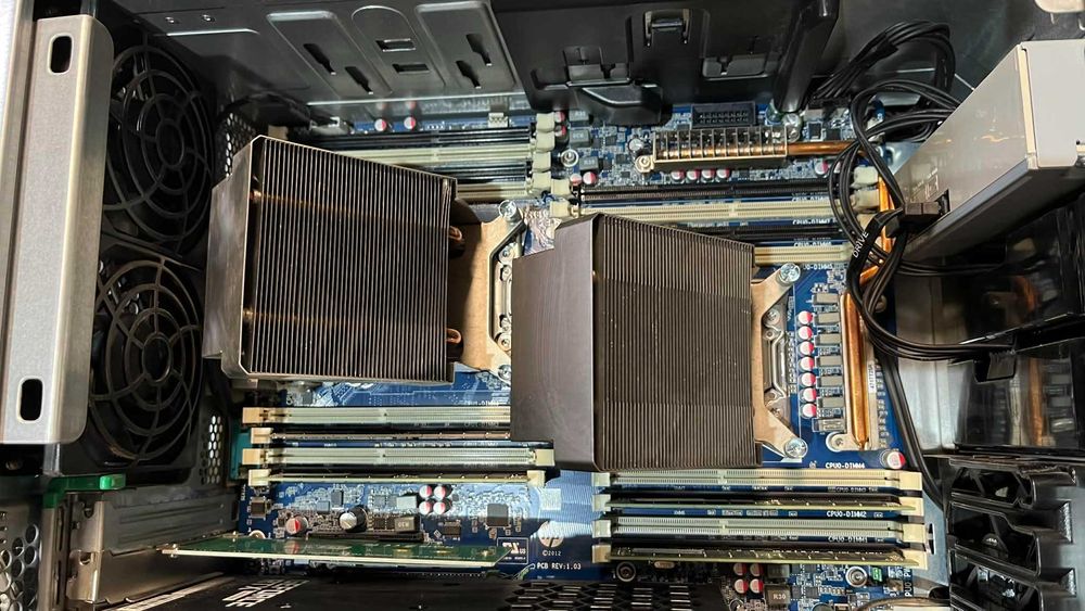 Гейминг компютър HP Z820, 32GB RAM, два Xeon процесора и RTX 3050 8GB